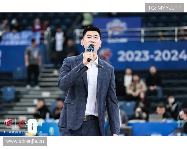 刷到张楠的一张图，包比我半年工资还洋气，真是心态崩了