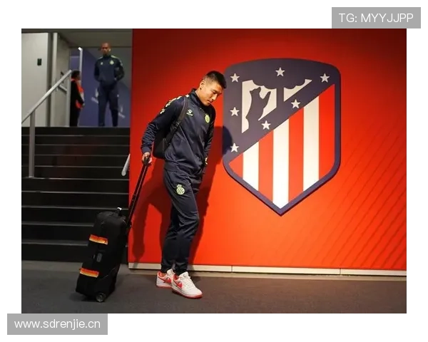 武磊最近穿得跟明星似的，怎么突然变得这么有派头了？